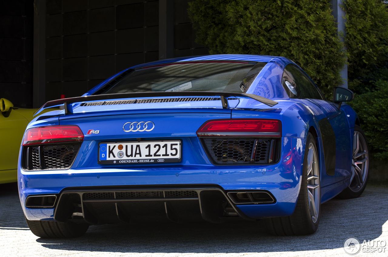 Audi R8 V10 Plus 2015