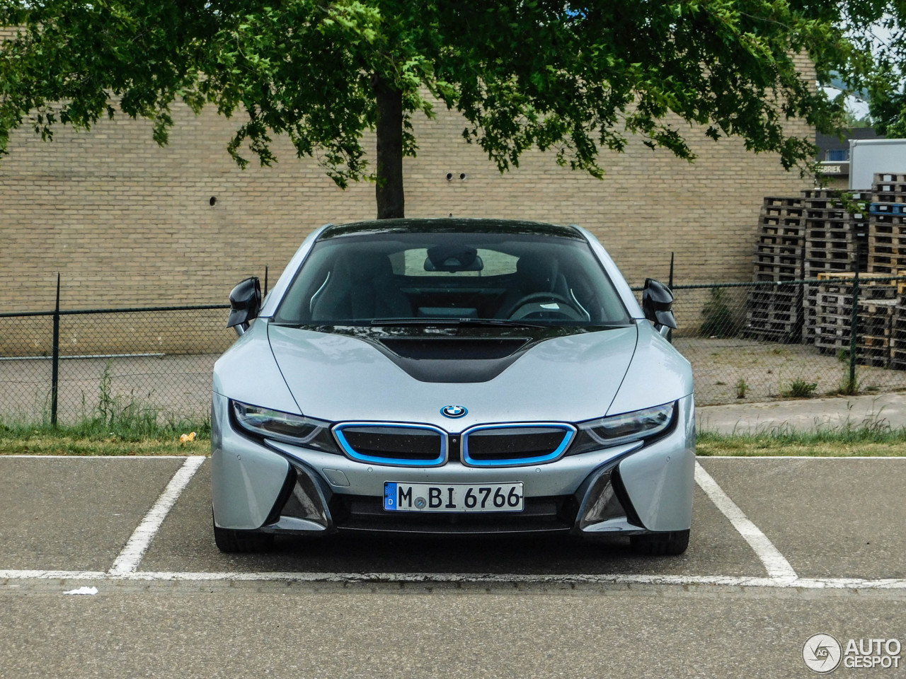 BMW i8