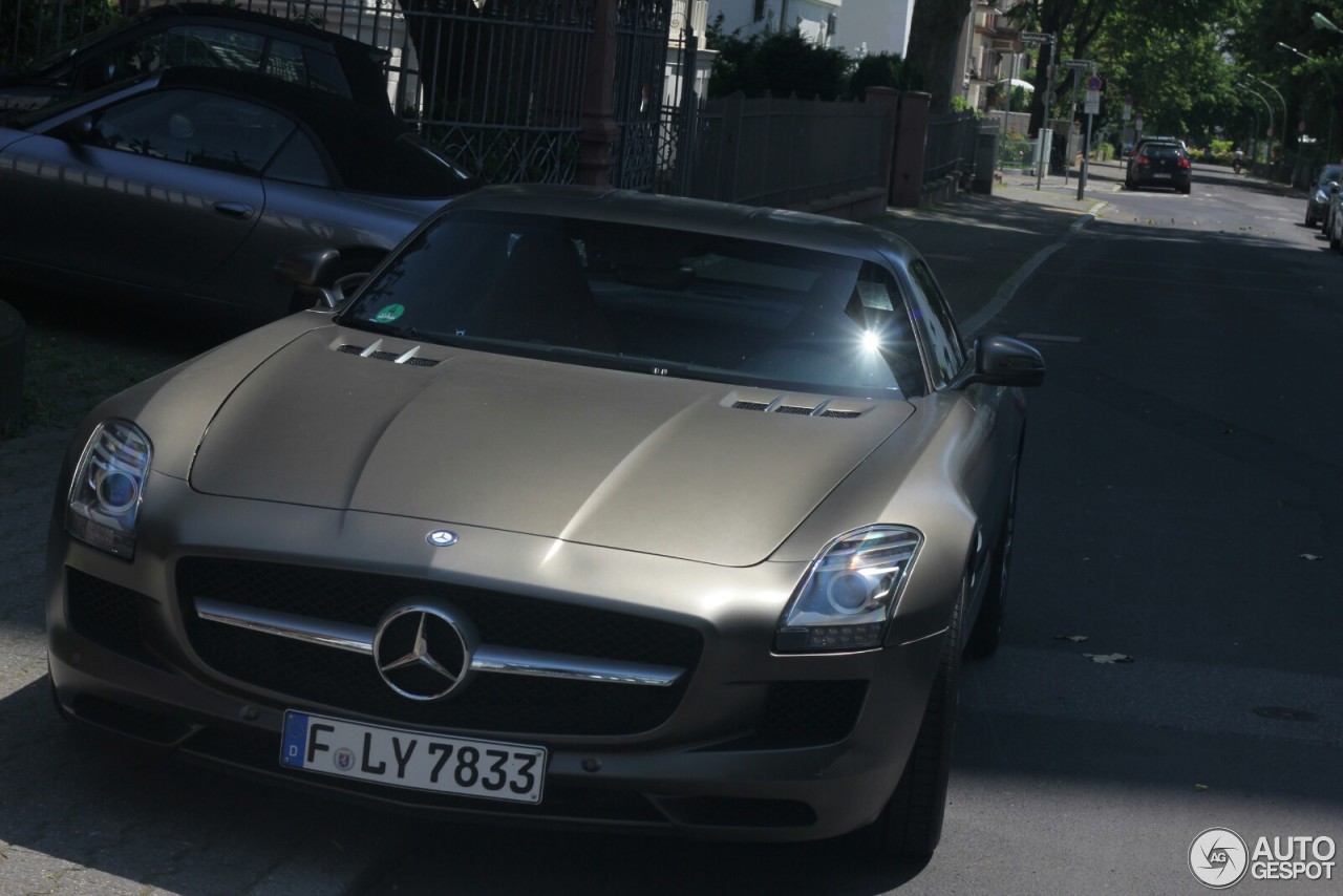 Mercedes-Benz SLS AMG