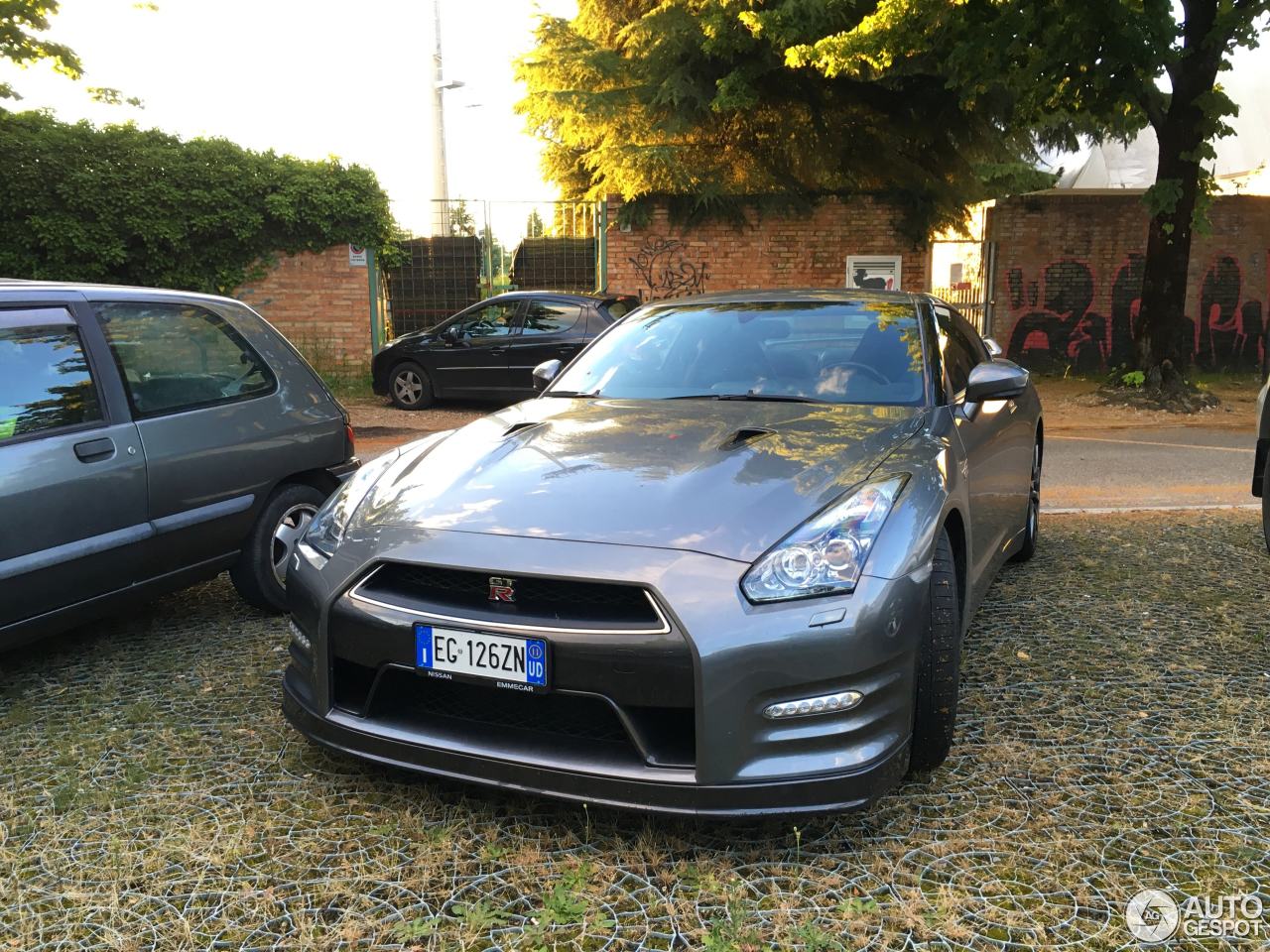 Nissan GT-R