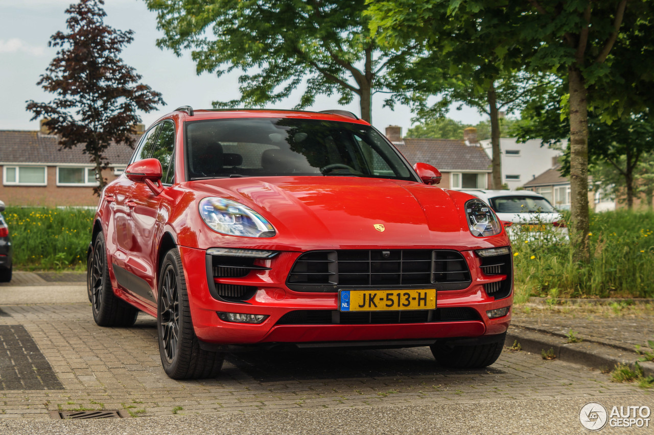 Porsche 95B Macan GTS