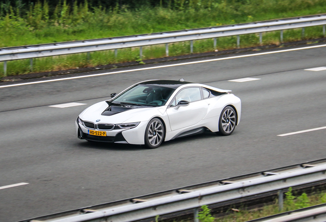 BMW i8