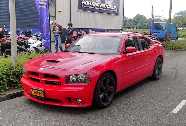 Dodge Charger SRT-8