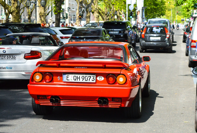 Ferrari Mondial 3.2