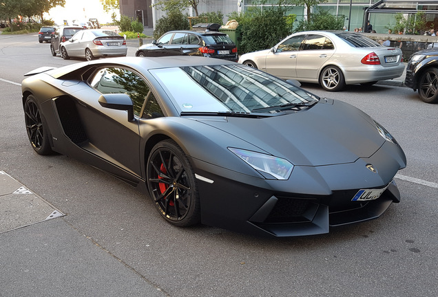 Lamborghini Aventador LP700-4