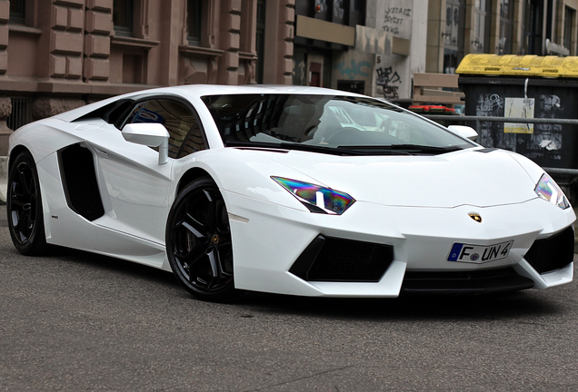 Lamborghini Aventador LP700-4