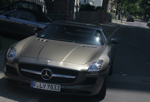 Mercedes-Benz SLS AMG