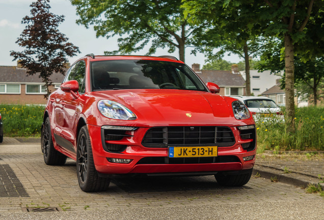 Porsche 95B Macan GTS