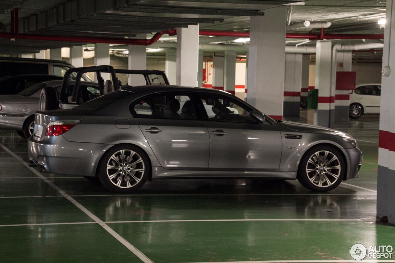 BMW M5 E60 2005