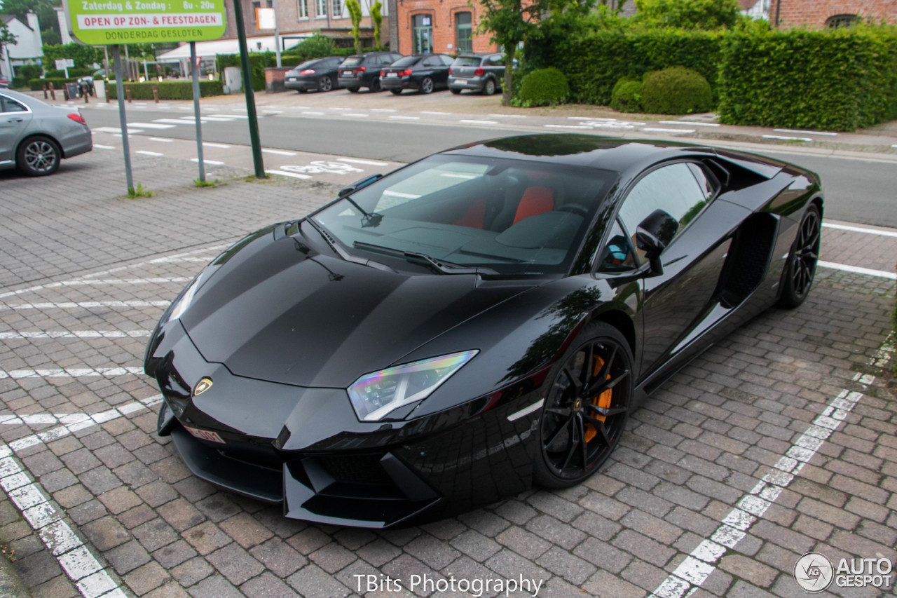 Lamborghini Aventador LP700-4