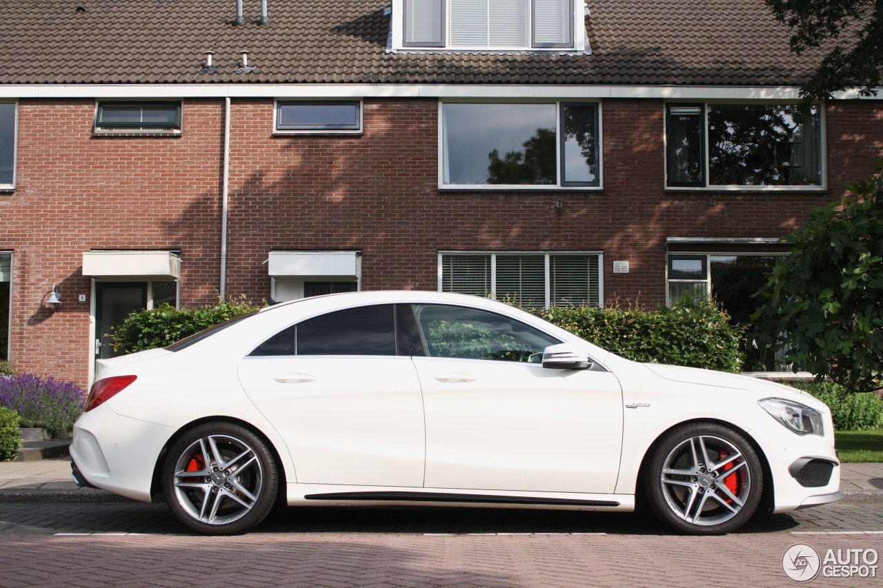 Mercedes-Benz CLA 45 AMG C117