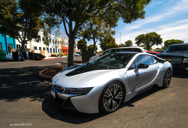 BMW i8