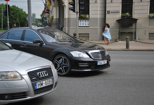 Mercedes-Benz S 63 AMG W221 2011