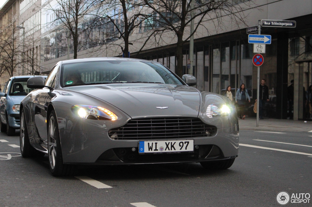 Aston Martin V8 Vantage S