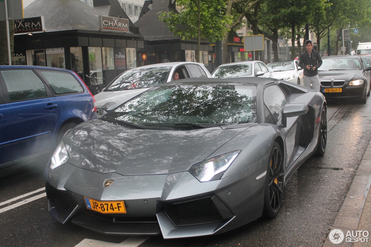 Lamborghini Aventador LP700-4 Roadster