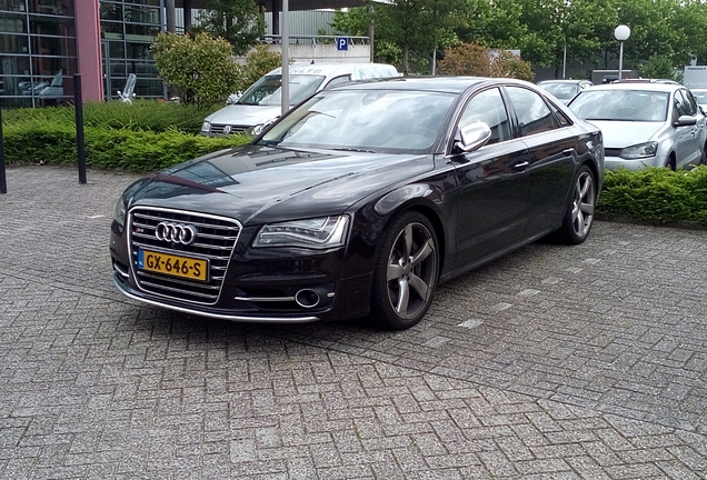 Audi S8 D4