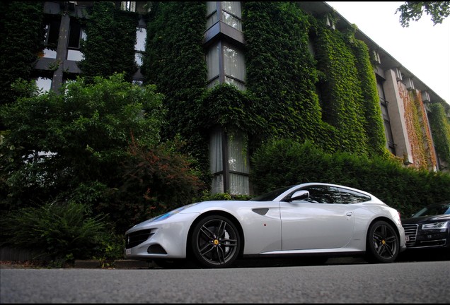 Ferrari FF