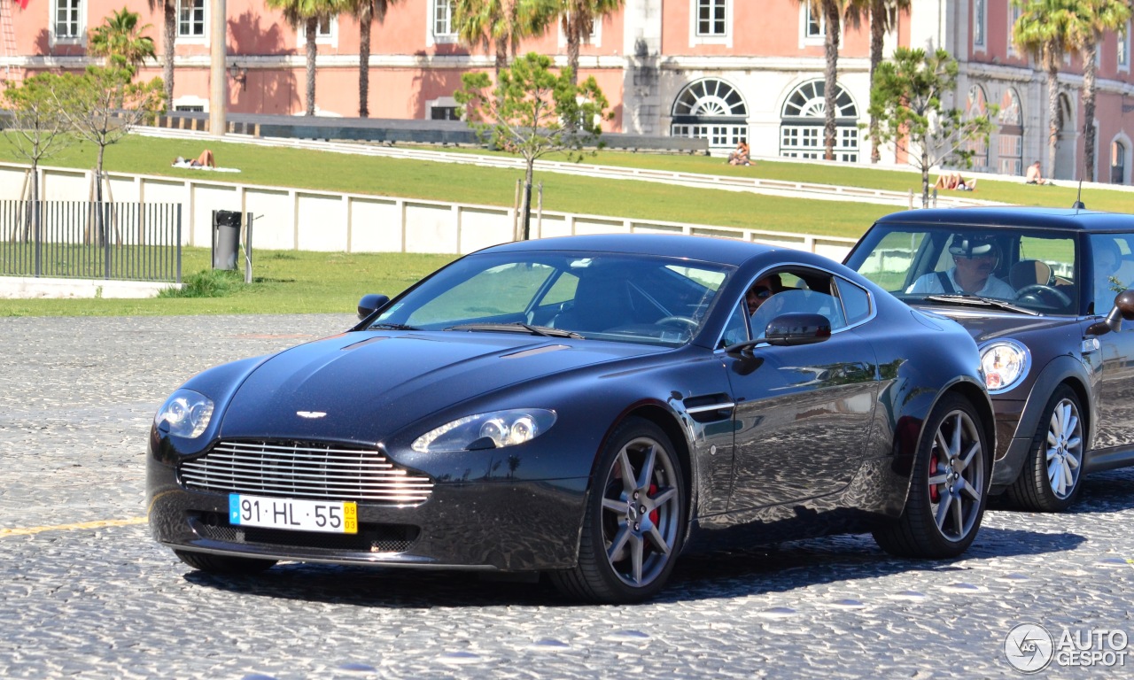 Aston Martin V8 Vantage