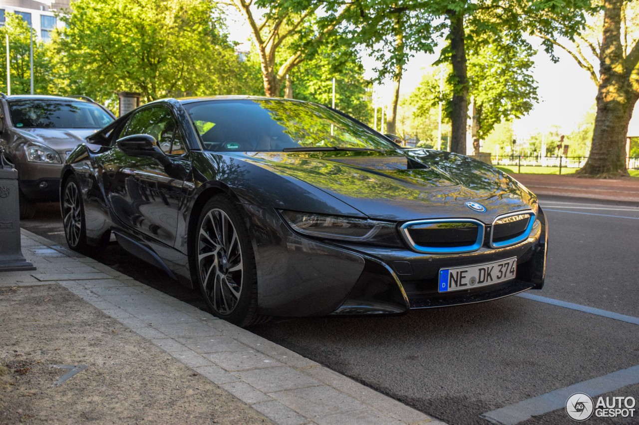 BMW i8