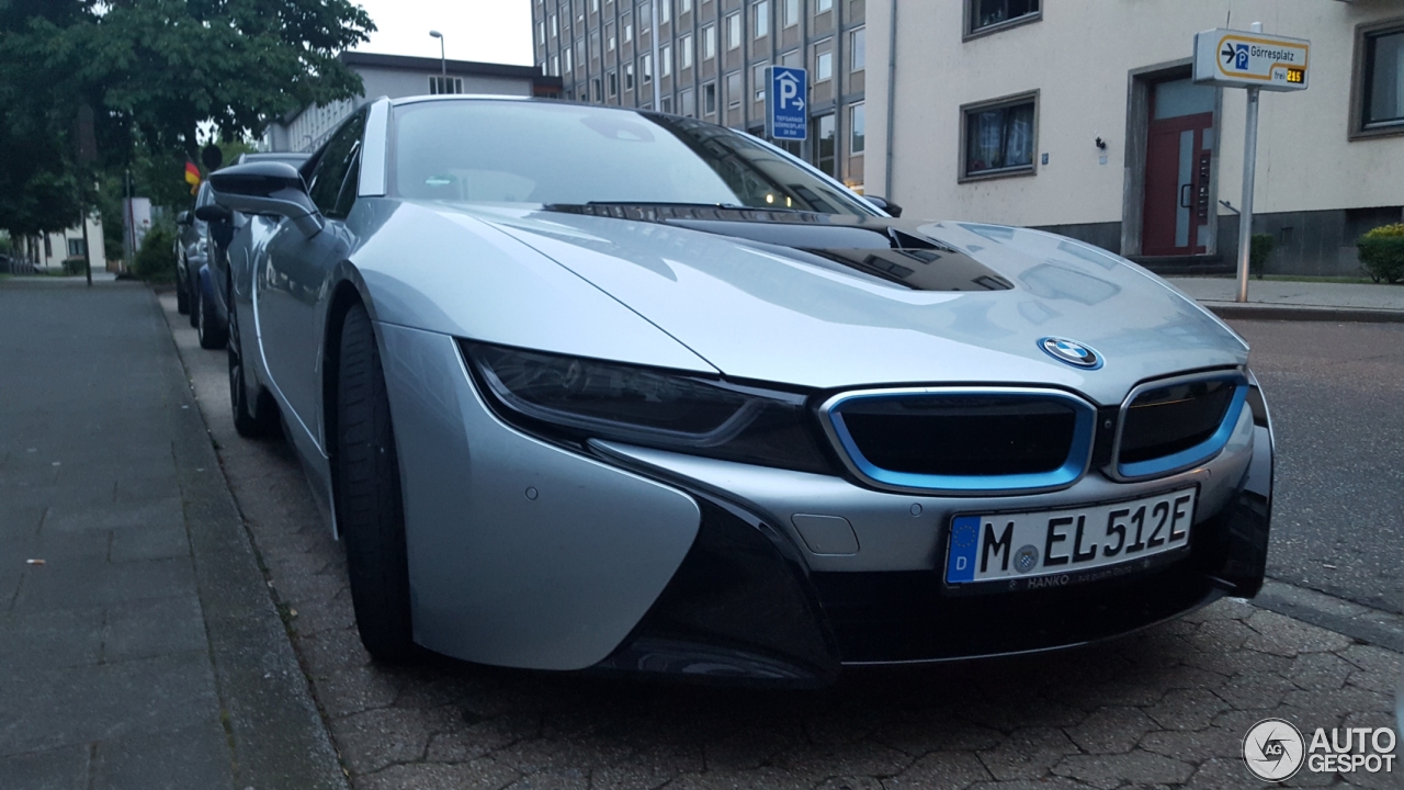 BMW i8