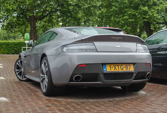 Aston Martin V12 Vantage