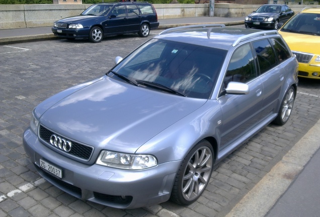 Audi RS4 Avant B5