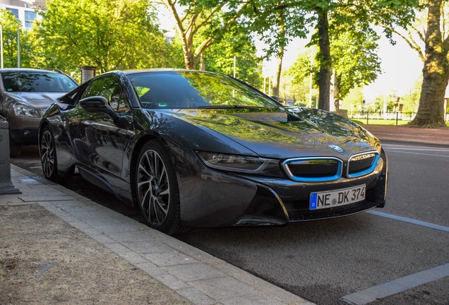 BMW i8