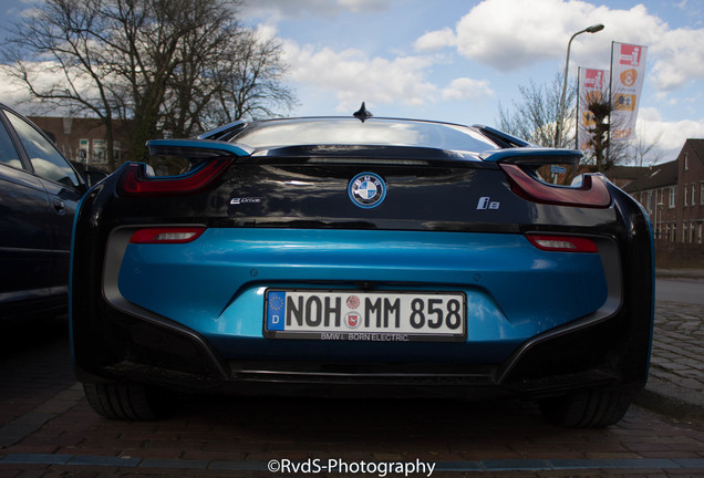 BMW i8