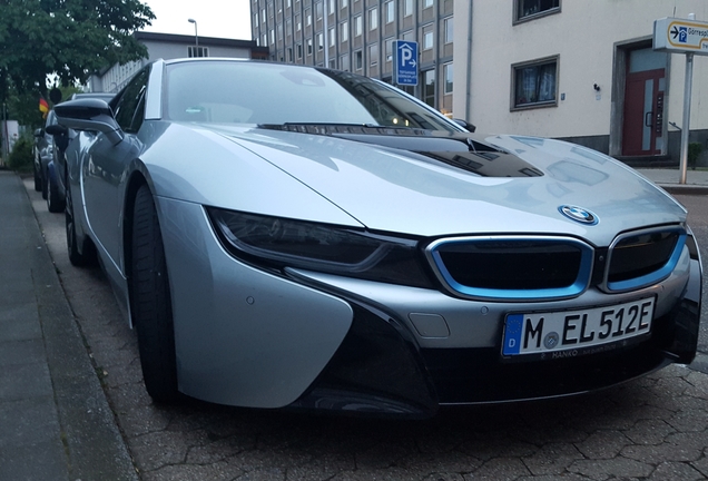 BMW i8