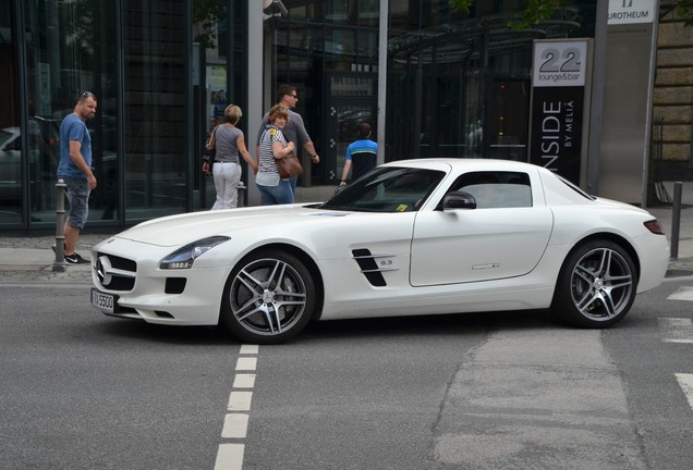 Mercedes-Benz SLS AMG