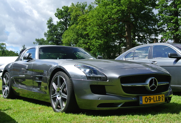 Mercedes-Benz SLS AMG