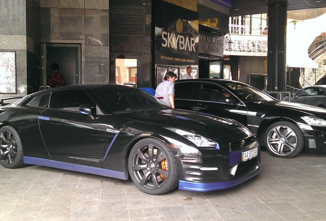 Nissan GT-R 2011