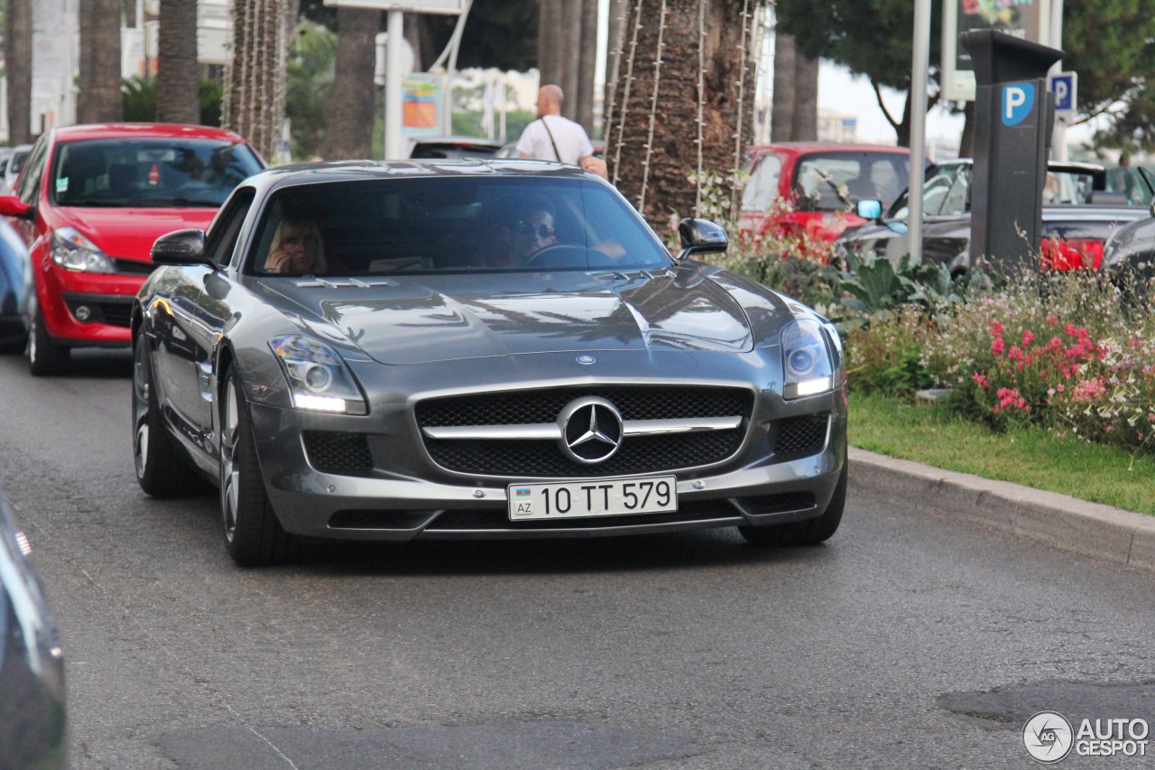 Mercedes-Benz SLS AMG