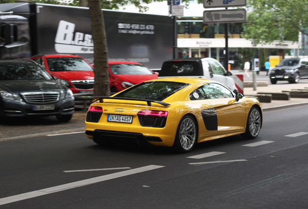 Audi R8 V10 Plus 2015