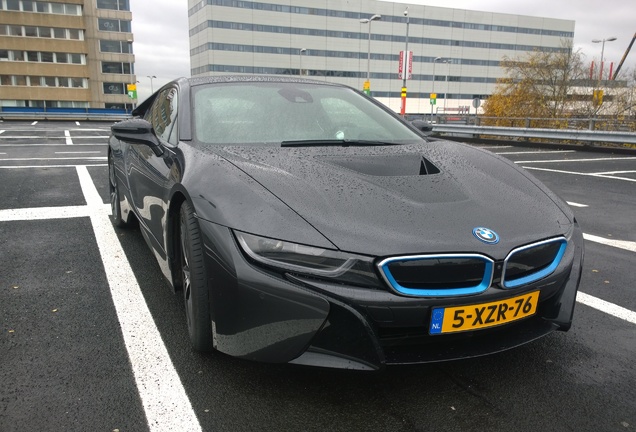 BMW i8