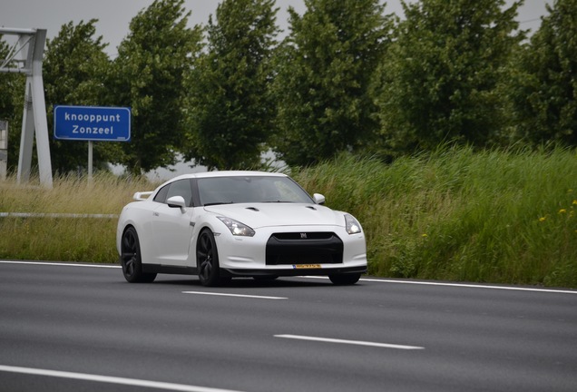 Nissan GT-R