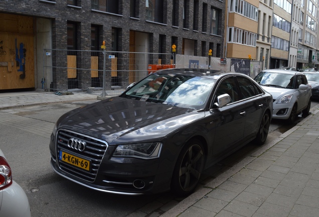 Audi S8 D4