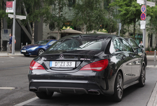 Mercedes-Benz CLA 45 AMG C117