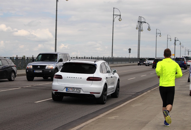 Porsche 95B Macan Turbo