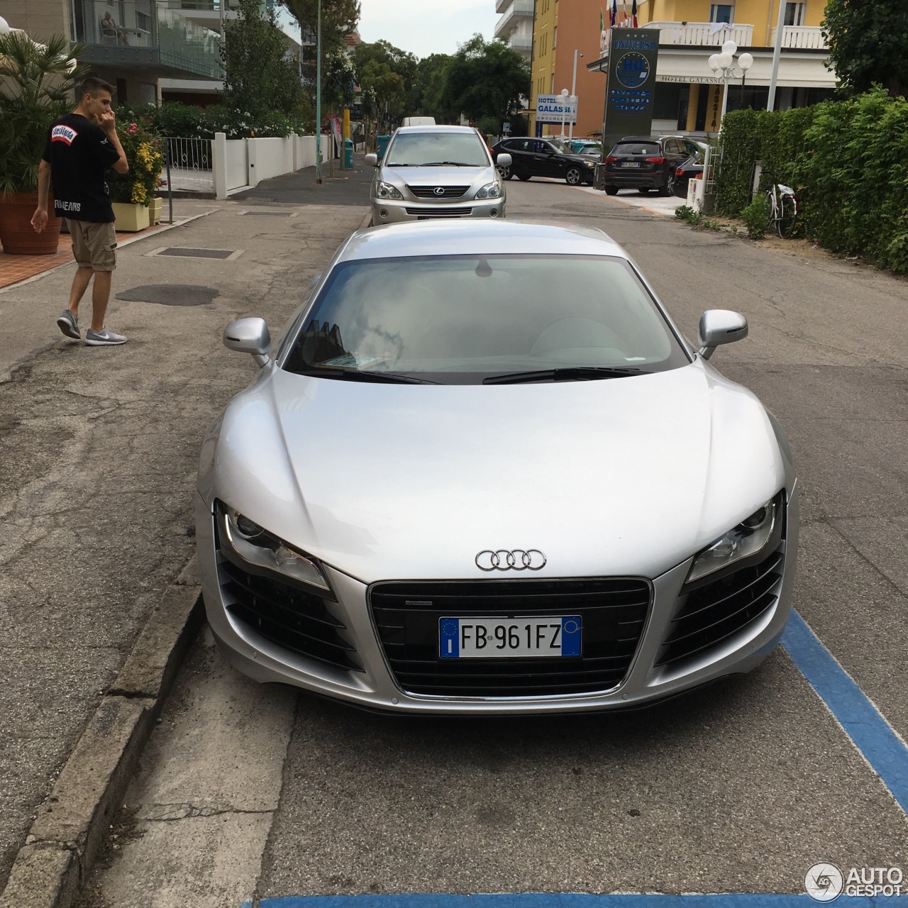 Audi R8