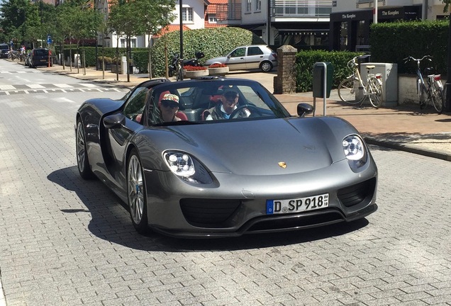 Porsche 918 Spyder Weissach Package