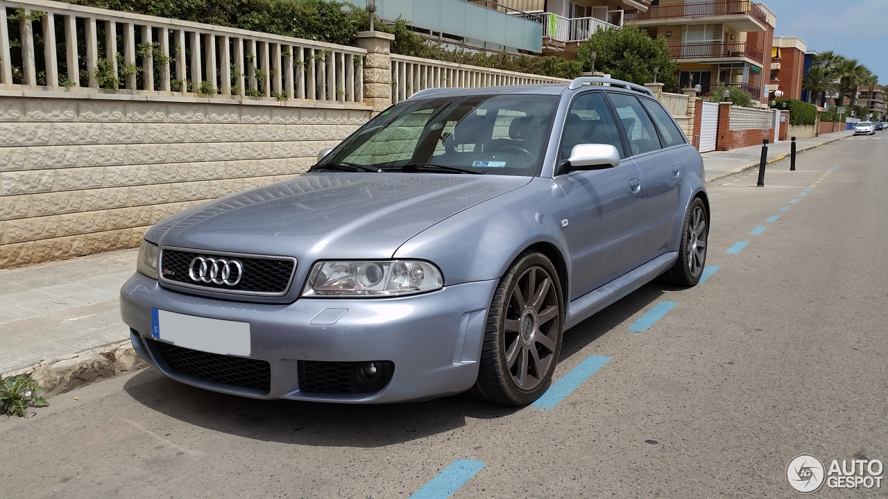 Audi RS4 Avant B5