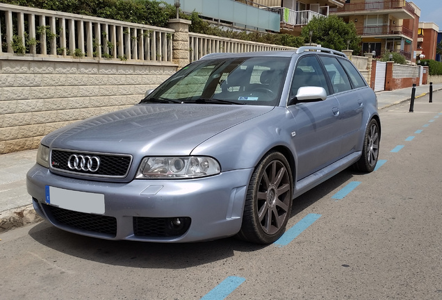 Audi RS4 Avant B5