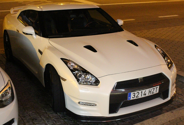 Nissan GT-R 2011