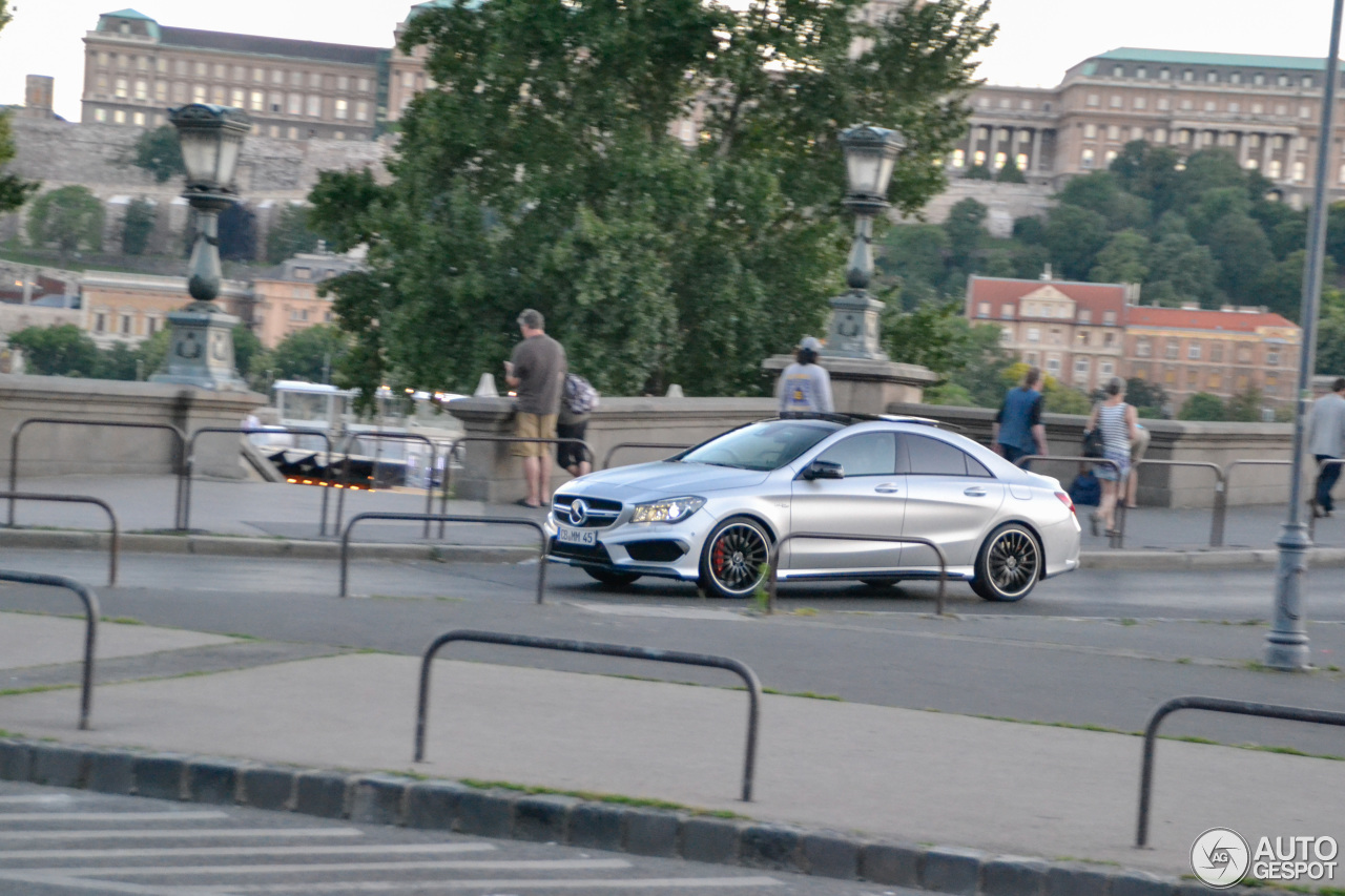 Mercedes-Benz CLA 45 AMG C117