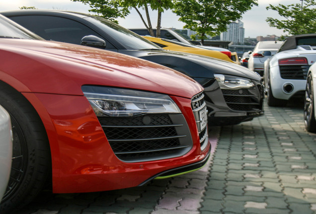 Audi R8 V10 Plus 2013