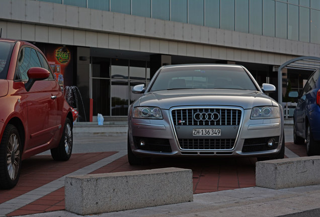 Audi S8 D3