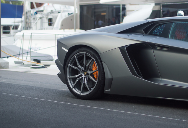 Lamborghini Aventador LP700-4