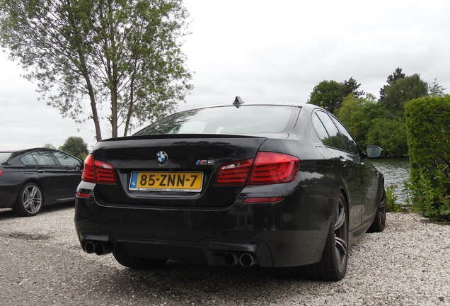 BMW M5 F10 2011