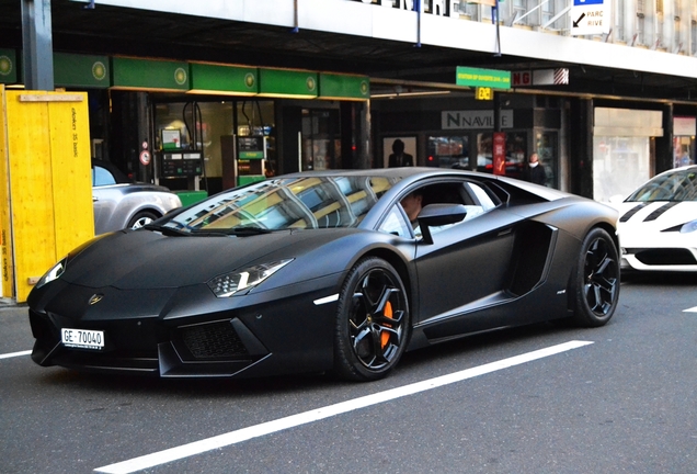 Lamborghini Aventador LP700-4